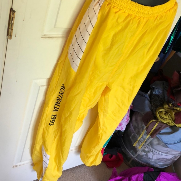 Cute//vintage 90’S yellow joggers!! - Picture 2 of 5